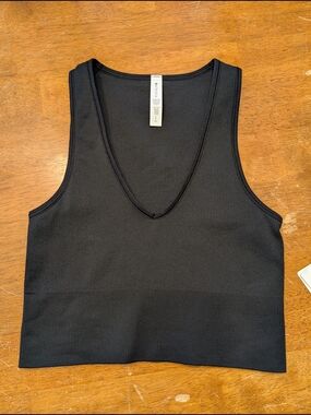 Athleta Aurora Black Ribbed V-Neck Cropped Tank